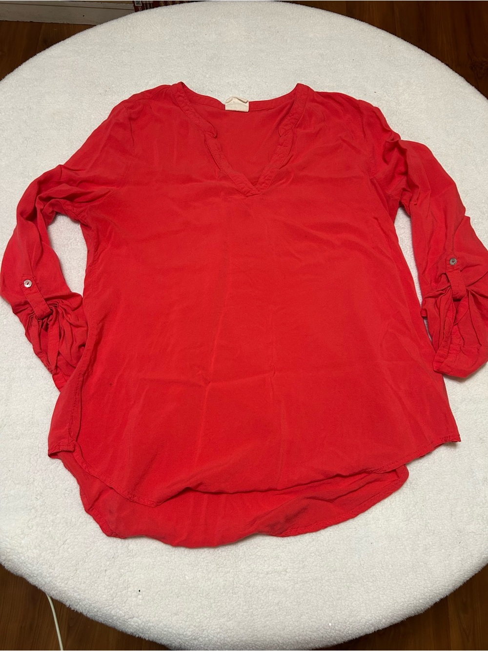 Women's V-Neck Long Sleeve Tunic Top in Red